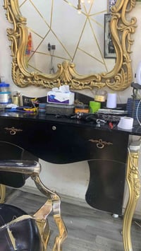 شباب للبيع بسعر مناسب ١٠٠ الف العنوان بغداد زعفرانية شارع البطل 077006...