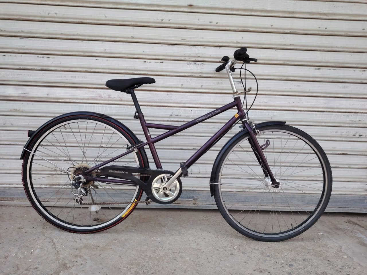 السلام عليكم ورحمة الله وبركاته
بايك موديل سي ٧٠٠ ترحال حجم ٢٧
باله ياباني وضع حاويه فول  
نضافه فول فول موصفات 
ماركه ( STRINGS Commute) 
  سستم كامل شيمانو
يدات فر شيمانو اصلي 
السعر (  100  الف ) 
عكرب ماركه اصلي  شيمانو  
  لون ميمز ماروني مختم 
كير ٦ / ١ شغال سستم كامل 
غير مستخدم داخل العراق
عنوان المحل بغداد الحبيبيه 
هاتف *********** 
الاستفسار واتساب
