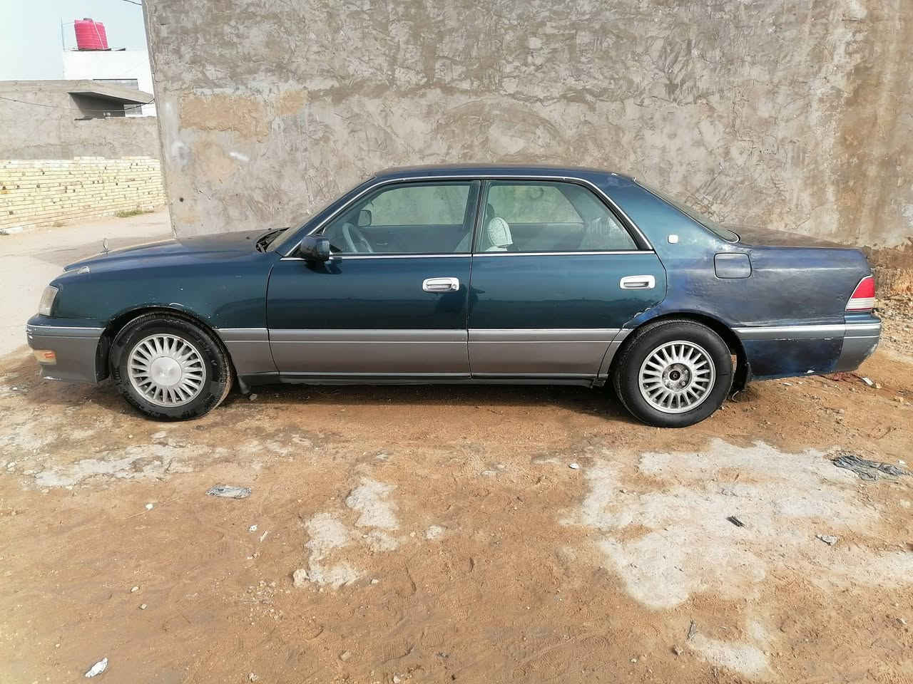 سلام عليكم. راس الثور البيع مديل 97. رقم انبار انجليزي
 بسمي. الون زيتوني. كفاله عامه  بيه  ضربه جوملغ خلفي  فقط. وماصابغه باقي ع وضعه. والباقي كفاله حتى من صبغ  كفاله من الصوليات والعيب شرعي. مكينه وكير وحداديه. كفاله. بيه منضومه غاز.  المكان السياره  نجف السعر. 87. تفاصيل أكثر هاذه رقمي ***********
