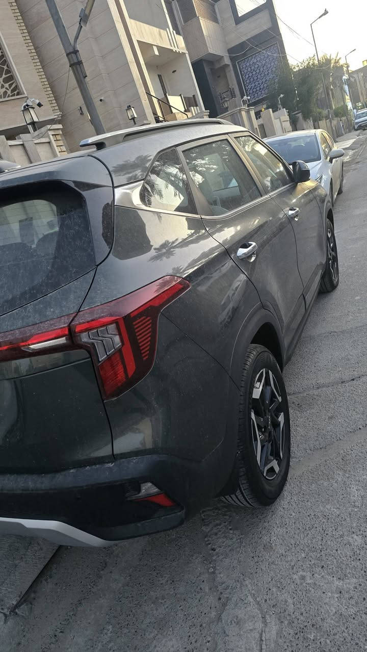 كشنات جلد ابيض كهرباء
كشنات تدفئه تبريد 
تحكمات ستيرن جهتين مثبت سرعه
سايد بريك دكمه اوتو هولد 
دشبول شاشه متصل 
دخول ذكي تشغيل عن بعد بصمه
السياره رقم بغداد بسمي تحويل مباشر  زيرو كفاله عامه ماشيه ٤٠٠كيلو فقط زيرو كفاله من الرصعه وبيها اربع تبديلات دهن من الشركه مجانيه مكان السياره زيونه للاستفسار 
***********
***********
