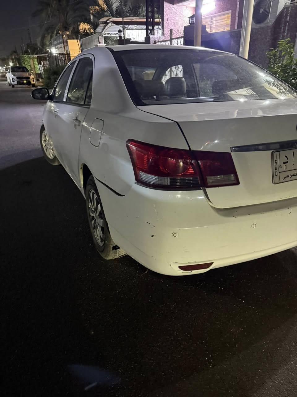 بي واي دي جي ثري ٢٠١٥ ماشية١٣٤الف السعر٤٦ورقة وبيها مجال العنوان بغداد الشعب***********
