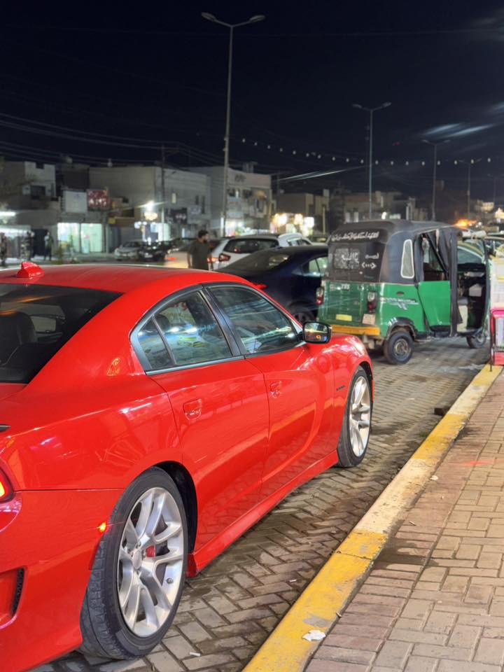 جارجر  لون احمر طماطة موديل 2022 

ماشية  61000 ميل

حادث جاملغ ايسر وبنيد صبغ فقط و جاملغ خلفي ايسر صبغ اثر طخة

كير ومكينة وتبريد مكفولات 

المواصفات سوبر تراك باك فتحة وبيها غرفة دايتونا  
رقم مميز  

السيارة ابلادية عليها برمجة مصطفى ايكل سيفتي وبيها تفريغ حجر فقط 

هزة جديدة

السعر  230$ وبيها مجال 

للاستفسار فقط واتساب واتصال
***********
