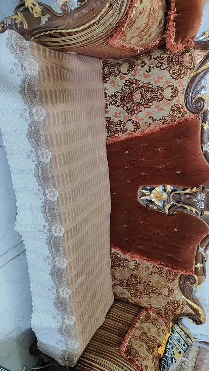 فرشات وكوشات  للبيع ***********
