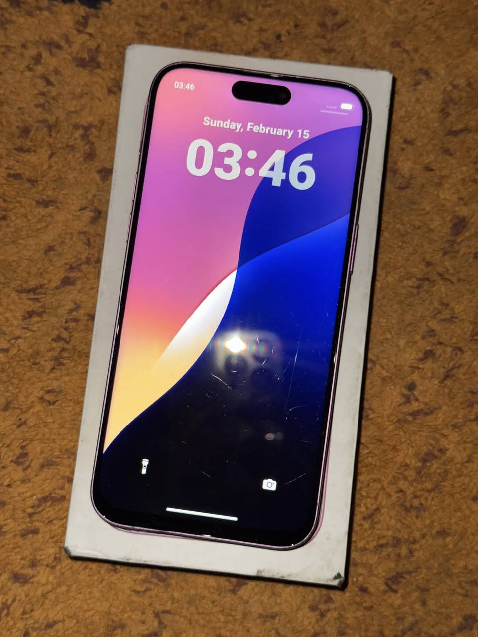 سلام عليكم

عندي آيفون 16بلس كوبي 

جهاز مابي اي شي بس فطر بضهر وشخط بلشاشه مثل ما وضح بلصوره 

ذاكره 512

سعر ٥٠قفل 

مكاني سبع قصور شارع ٢٠ 

متواجد فقط واتساب ***********
