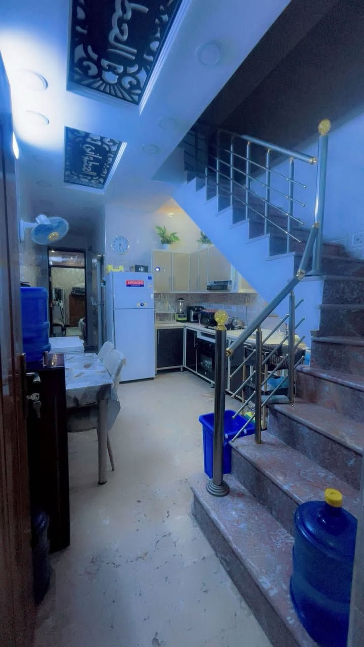 مشتمل 70م للبيع
يالله
مشتمل 70م 
واجهة 3ونص نزال 20
يحتوي على استقبال ومطبخ وحولي 
وخدمات وغرفه نوم
وطابق الثاني غرفتين نوم وخدمات
📍العنوان : حي اور قرب فلكة صباح الخياط

للأستفسار مكتب ارض الخيرات
***********
***********
