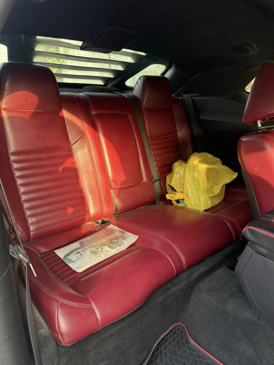 السلام عليكم دودج جالنجر ٢٠١٣ 
٦ سلندر ٣٦٠٠ السياره كلشي بيهه ع بلاد بدون تحديث بصمة وتشغيل عن بعد صدر جديد ضربة السيارة باب عكس السايق نصه ونص الجاملغ الخلفي مصبوغات فقط دواخل ايرباك كله سليم السياره جاهزة ومابيهه نقص ماشيه ١٥٣ ميل والسياره بسمي كير ومكينه مكفولات للاستفسار اكثر *********** مكاني بغداد الغزالية السعر ١١٣ ورقه
