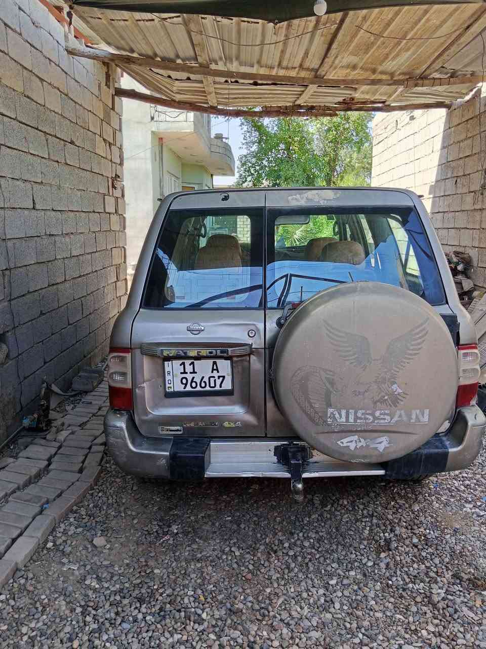 السلام عليكم 
باترول 98 سوبر سفاري رقم بغداد جديد السياره ع البلاد لا ضربه لا صبغ 
بيه بس الكير بي صفنه وعندي كير وياهه ما شديته بعد
***********
***********

