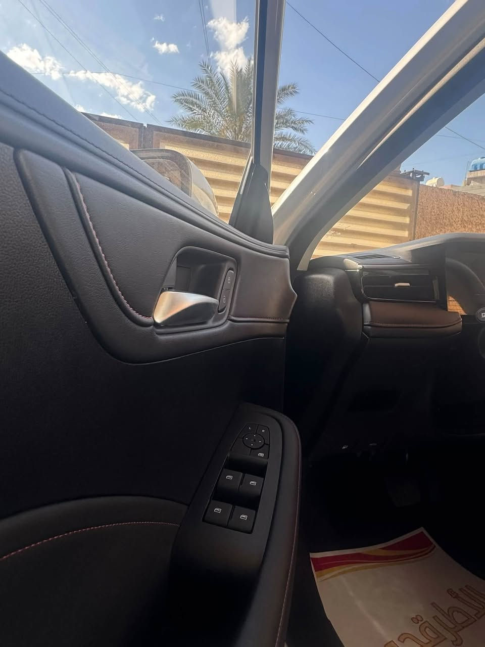 MG roewe  ، موديل 2024 
فول مواصفات 
فتحة 
بصمة 
تحكم ستيرن 
سايد بريك كهربائي  
نظام اتوهولد 
قطعتين تبريد 
كاميرا  ، رادار  امامي وخلفي 
لايتات امامي زنون   
شاشة لمس تدعم كار بلي + Screen Mirroring 
كشنات جلد  
محرك 1500 
اقتصادية بشكل  
السيارة بحالة الوكالة نظيفة جداً
ماشية ١١٩ كيلو متر 
رقم بغداد -  بأسمي تحويل ثاني يوم 
 السعر / 105$ ورقة وبيها مجال 
مكان السيارة بغداد ، رقم التليفون ***********
