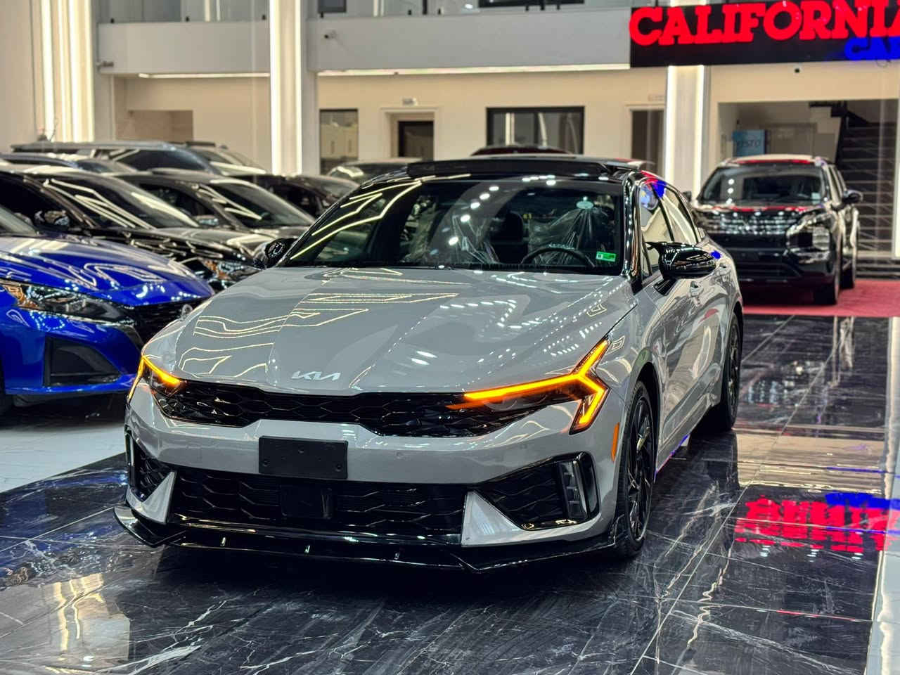 𝟐𝟎𝟐𝟓 𝐊𝐈𝐀 𝐊𝟓-𝐆𝐓.𝐋𝐈𝐍𝐄

كيا K5-GT.LINR مودیل : 2025

اللون : سمتي مميز سقف اسود 

عداد المسافة : 17الف

حجم المحرك : 2.5L ( 4,سلندر )  

ملاحطة السيارة : فقط بونيد صبغ بدون دواخل

كافة الايرباكات سليمة 100%

المواصفات : 𝐆𝐓.𝐋𝐈𝐍𝐄

فول فول مواصفات ١/١

فتحة سقف بانورما

كيج الكتروني

بصمة ابواب

بصمة تشغيل

تشغيل عن بعد ,𝐑𝐄𝐌𝐎𝐓𝐄 𝐒𝐓𝐀𝐑𝐓

شاشة دشبول ديجيتال

شاحن وائر ليس

كاميرا

هاند بريك بصمة

اوتو هولد ،𝐀𝐔𝐓𝐎 𝐇𝐎𝐋𝐃

اوتو ستارات،𝐀𝐔𝐓𝐎 𝐒𝐓𝐀𝐑𝐃

اوتو ستوب ,𝐀𝐔𝐓𝐎 𝐒𝐓𝐎𝐏

رادار امامي (تحديد مسار)

رادار جانبي  (نقاط عمياء)

رادار خلفي (التحذير من الاصطدام)

حساسات امامي 

حساسات جانبي

حساسات خلفي

نظام ,𝐄𝐂𝐎

نظام ,𝐍𝐎𝐑𝐌𝐀𝐋

نظام ,𝐒𝐏𝐎𝐑𝐓

تحكم استيرن

استيرن تدفئة 

كشنات جلد

كشنات كهربائي 

كشنات دفئة 

تبريد لمس

تبريد مركزي 

لايتات 𝐋𝐄𝐃 ليد عدسة زينون بيلادي

بكلايتات 𝐋𝐄𝐃 ليد بيلادي

ويل كروم

تفاصيل اكثر الاتصال علی ارقام التاليه

☎️***********

☎️***********

‏‎عنوان📍اربيل فرع ناقلات

معرض كاليفورنيا كارس CALIFORNIA Cars🇺🇸🇺🇸
