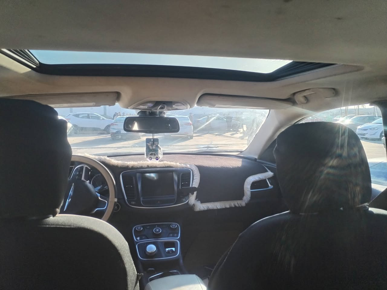 سلام عليكم سي 200 فول واحد على واحد
موديلها 2016
محرك 24
ضررها خارج العراق جاملغ امامي 
والباقي كدام العين
محرك بي صرف
تدفئة تبريد تنتة +كوبون بانزين⛽ 
رقم سليمانية دولي تحول شرط ثاني يوم
السعر 110 وبيها مجال رقم صاحب السيارة خاص مغلق ***********
