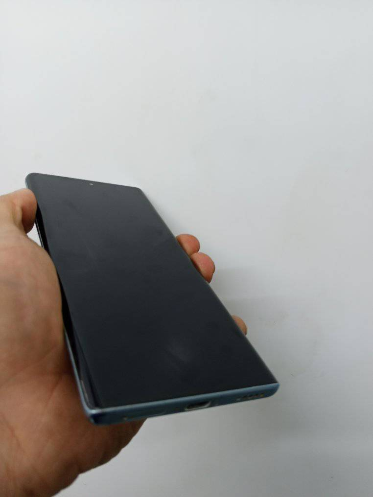 السلام عليكم  (هونر70)  وكع مني وطفت شاشته) 
الموبايل غني عن تعريف معروف مواصفاته 
ذاكره 512 
كامره 200 بكسل وحش الكامرات 
جهاز نضيف شخط مابي وكع مني وطفت شاشته الموبايل معروفه مواصفاته عل يوتيوب 
قيم وأخذ بما يرضي لله مكاني كربلاء
هاتف ***********
