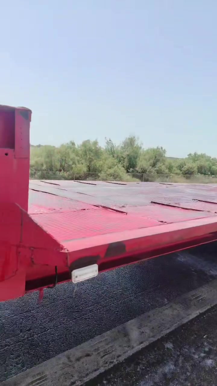 السلام عليكم
عربانه لودر للبيع الطول8 امتار و80  
قاعدة طبله مال حاصوده وياها... جكات هيدروليكية 
السعر 110 وبي مجال 
الاستفسارات الاتصال على الرقم *********** 
ما متواجد على الفيس اتصال فقط...
