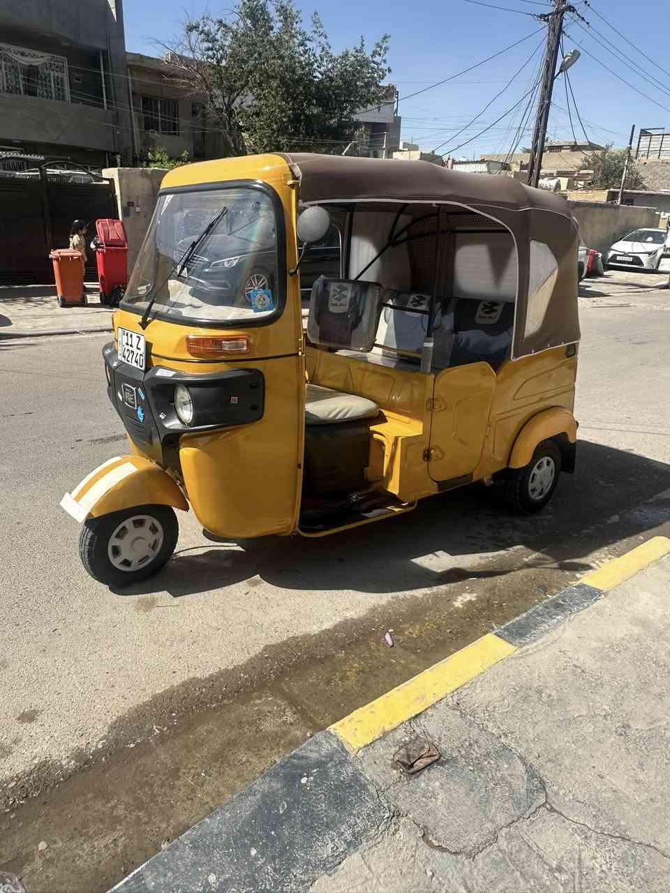 السلام عليكم تكتك للبيع مديل 21  شهر ال 6 مرقم نكليزي بسمي هزه جديده مكينه كير تراي زيرو التكتك اي نقص مابيها صبغ عام جماليه تخم تاير جديد كبات دوشمه مسجل جادر جامه كله جديد السعر 7 و 200 وبيها الشراي يتصل ويدلل مكاني بغداد البياع ***********
