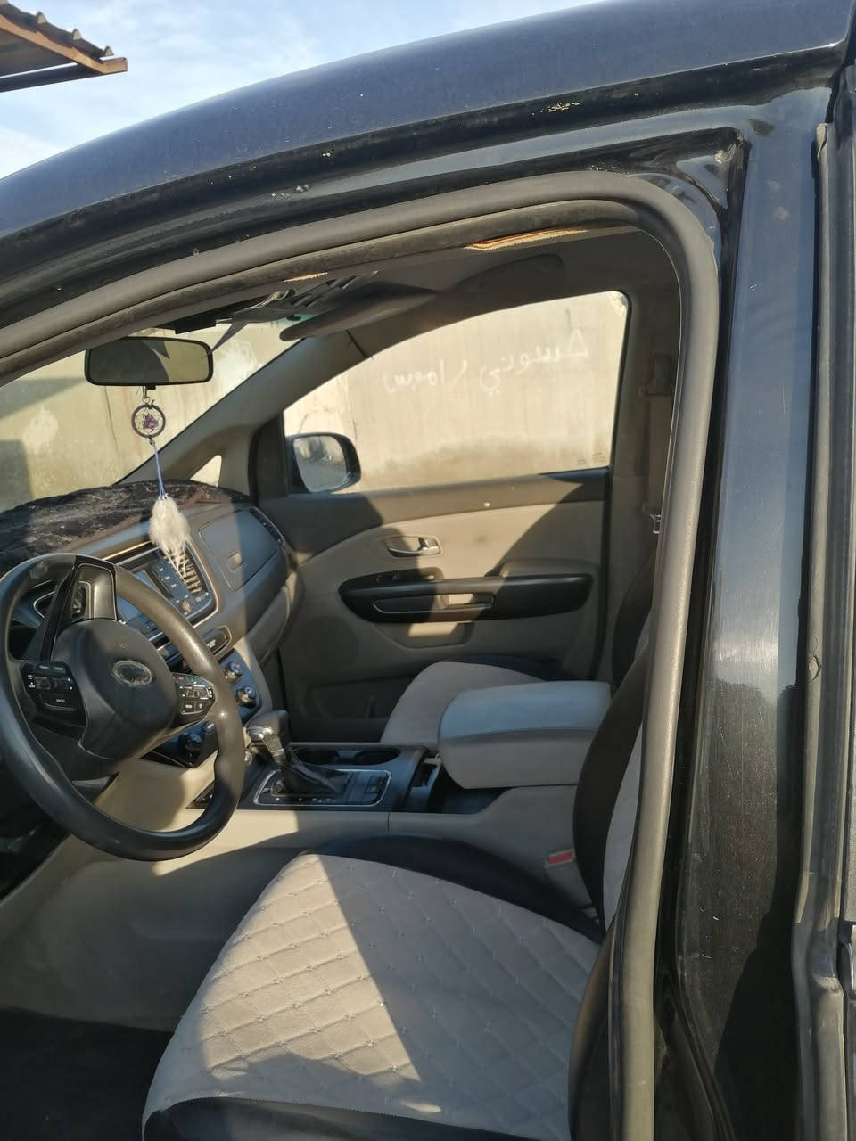 سيدونه ٢٠١٧ لوناسود رقم أربيل بيها صبغ حزام محرك وكير وحداديات مكفوله كهربائيات فول يعني سياره جديده وحلوه باسمي شرط التحويل سعرها ١٥٠ وبيها مجال مكانها بغداد حي العدل التواصل على الرقم ***********
