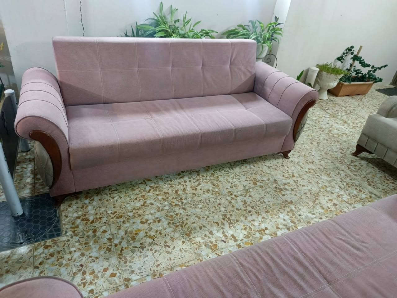 غراض لبيع المكان بغداد نهايه حي أور سبع قصور شارع ابو علي واتساب *********** اتصل واني بخدمتكم تره ماارد ع التعليقات الشراي يتصل تحياتي للجميع
