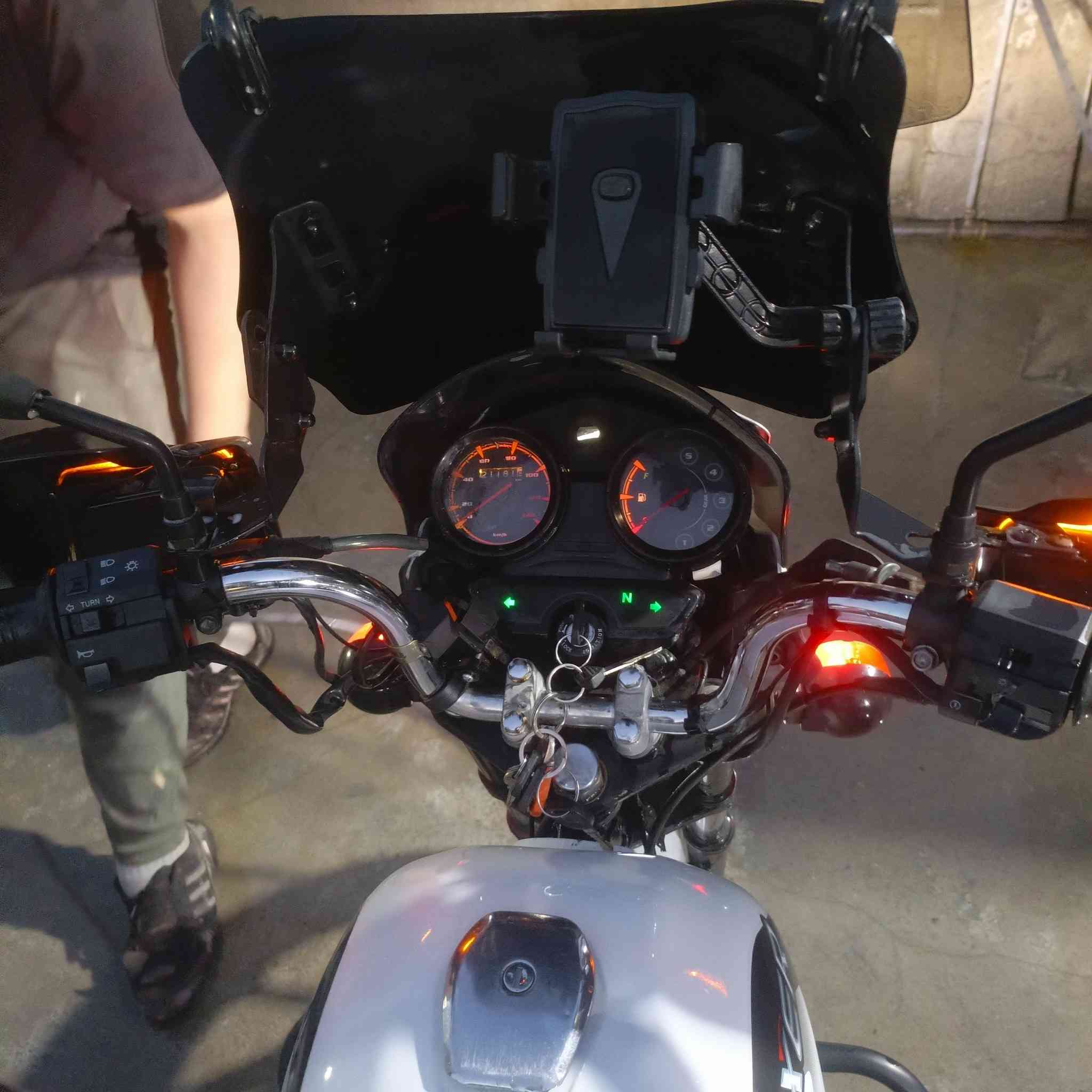 🚨 للبيع دراجة بوكسر موديل 2023 🚨
✔ سنوية
✔ مكينة مفتوحة تجفيت شركة
✔ حالة ممتازة جداً
✔ جاهزة للاستعمال وما تحتاج أي مصروف
💰 السعر: 2500 وقابل للنقاش للجادين فقط
📞 التواصل  أو اتصال.***********
ملاحظة: الدراجة نظيفة جداً واللي يريد دراجة مرتبة لا يفوتها. 🚀
