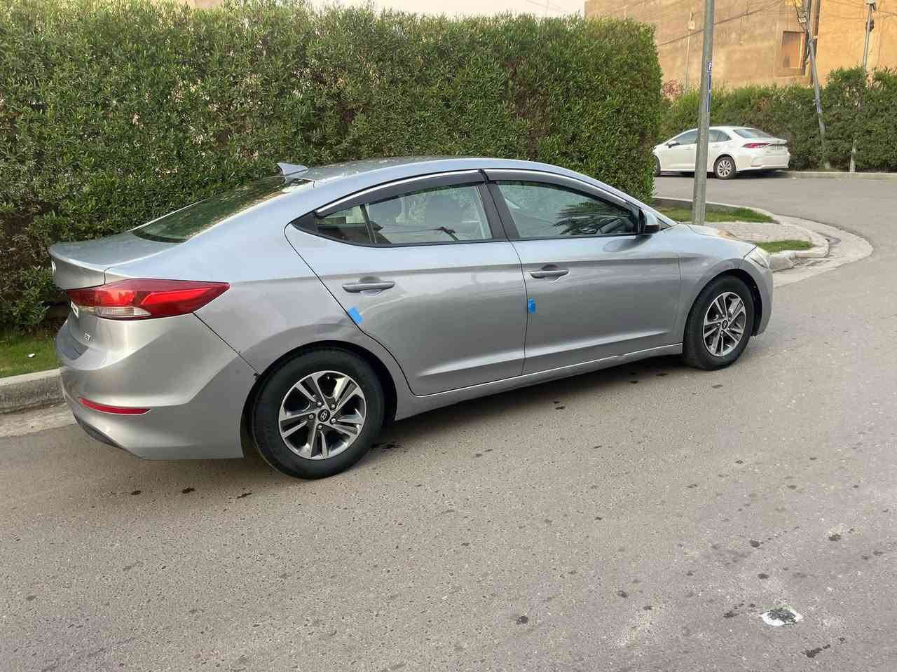 السلام عليكم للبيع فقط 
النترا ٢٠١٧ امريكي محرك ٢٠٠٠ دوش سيارة كلش نظيفة وجاهزه مابيها نقص حادثها بسيط بدون دواخل بنيد وقبغ الجنطة فقط صور الحادث موجوده سنوية وهزه ورقم كله جديد مكاني بغداد الاعظمية السعر ١١٤ ورقة اتصال ***********
