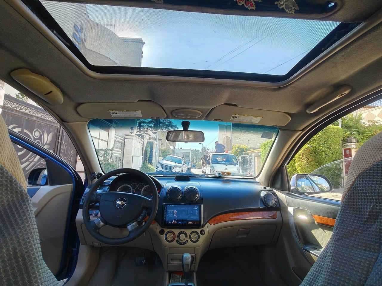 السلام عليكم
للبيع افيو 2008 مصبوغة عام 
 4 جام كهرباء 
فتحه سقف 
السيارة 
بيها دخان بس صبح من اشغلها 
وتاخر بالتشغيل صبح 
ابيعها ع وضعها ب 43 $
الشراي يتواصل وياي وبلخدمة اني عنواني زيونه قرب مسجد الغدير
***********
