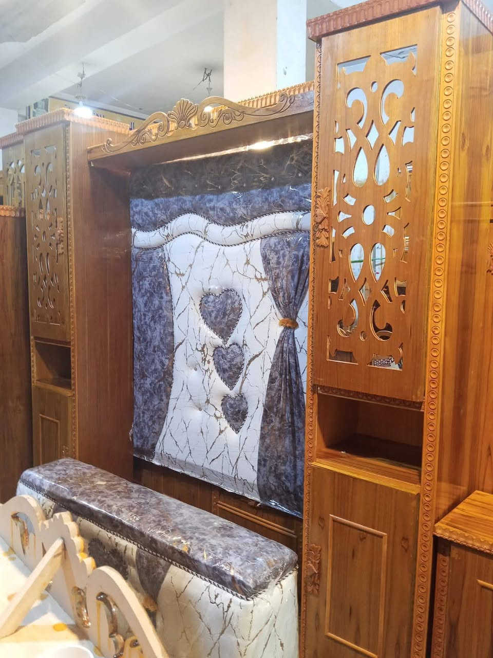 تخت نفرين جدد غير مستعملين 
***********
***********
