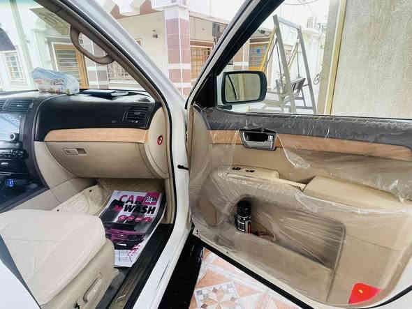 السلام عليكم 

للبيع كيا موهافي ٢٠١٥ فوووووول مواصفات vip
سياره جاهزه من كلشي 
بصمه ابواب وصندوك 
فتحه سقف 
ثلاث قطع تبريد 
ستيرن كهرباء 
جلد 
٧ راكب 
حساسات امامي وخلفي 
زراك لايت 
فور ويل 
كامره وشاشه  اندرويد حديث تدعم خاصيه الكاربلاي 
تخم تاير جديد 
صدر جديد شركه 
محرك لا تنقيص ولا تبخير ولا صوت راجز 
كروز تحديد سرعه 
بلوجكتر ولايتات كلها زنون ابو الضمان 
تبريد تدفئه كله شركه 

اخواني السياره جاهزه من كلشي متصرف عليها اي شي 

السونار مرفق مع الصور 
السعر ١٨٥ وبيها مجال 

مكان السياره الكاظميه 
***********
