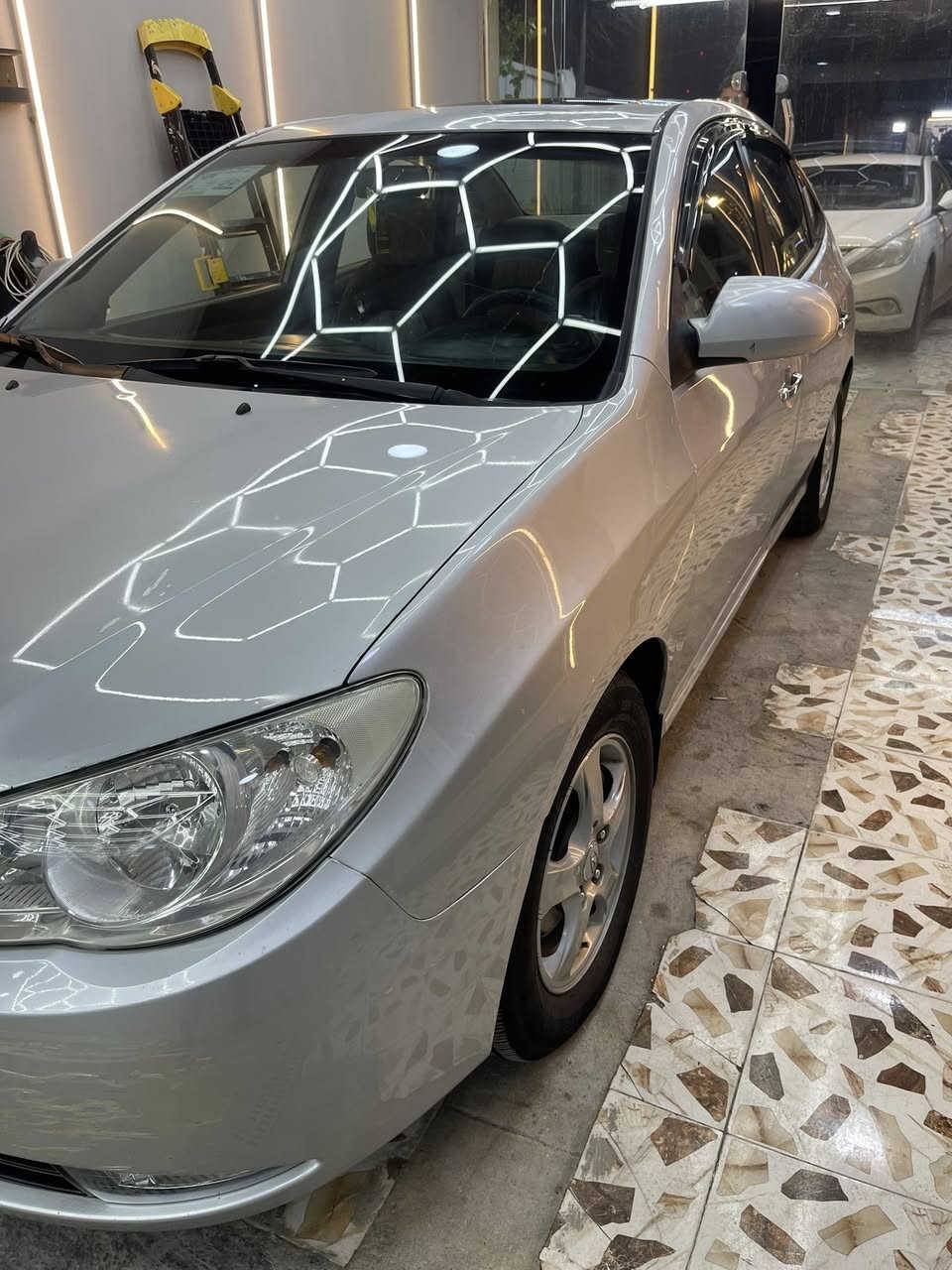 ‎السلام عليكم النترا  مديل 2009 مكينه 1600 دكشن عالي مواصفات فول فتحه كهربائية فول شغال تبريد تدفه تخم تاير جديد 
بيها صبغ 3 قطع بدون دواخل بدون ضربه فقط رش 
‎رقم بغداد الماني سياره نظيفه وحلوه وجاهزه
‎المكينة والكير ع شركة ما ملعوب بيها 
السعر :98 
مكان السيارة قضاء بلد 
الاستفسار :***********
