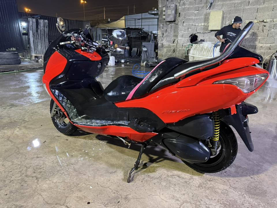 السلام عليكم من رخصة الادمن
للبيع دراجة فورزا 0.9 كرستال بومه رياضي اصل فول مواصفات فول تزويد كير ٤ تحويلات اني شايل الگير تاخذة من عندي شغال 
سماعات تجي بالدشبول 

مكينه مكفولة 
كشر نضيف شوفة العين
بيها نواقص بسيطة
مكاني حي الجهاد تجي تاخذها من باب البيت لان صالنصة الاصلية مالتها موجودة وهواي غراض الها عندي بالبيت وهم للمصداقية والأمانه  
رقمي *********** متواجد واتساب
*********** فقط اتصال
