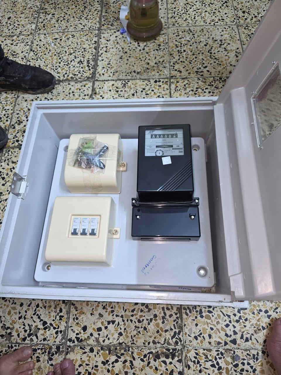 السلام عليكم  عيني عندي بورد كهربائية ***********
150
بي مجال
