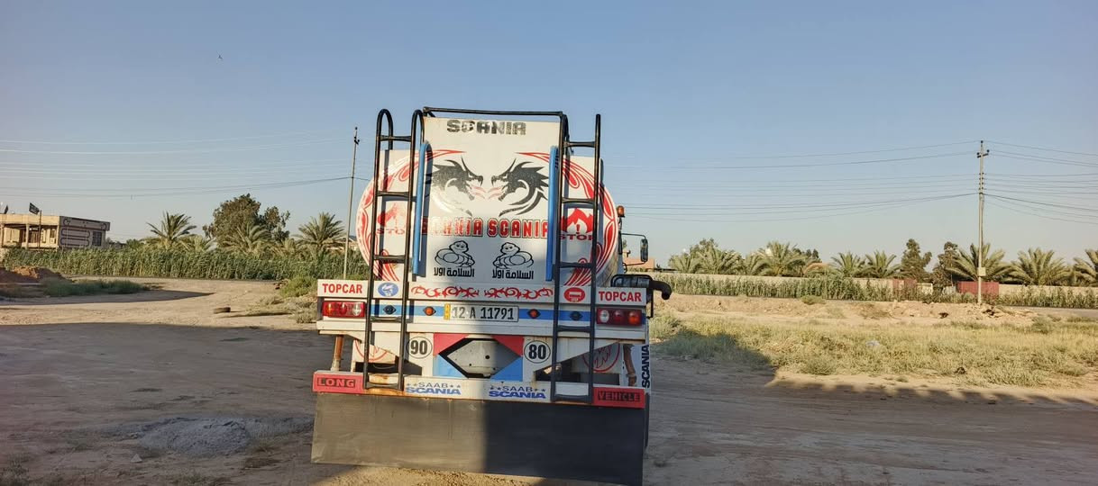 السلام عليكم سكانيا 111دنكر رقم انكليزي بسمي سياره جديده كير جديد مكينه لاصرف ولابخار شاصي شرط تخم تاير دوشمه جديده سياره حلوه بمعنى الكلمه المكان بغداد تقاطع النهروان  رقم الهاتف ***********
