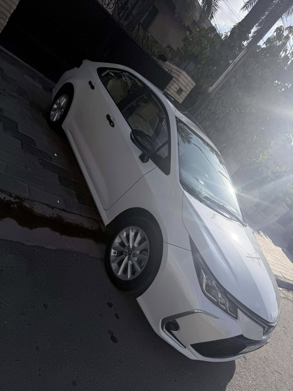 كورولا 2020 بانزين اصلي ياباني خليجي فطيم فول فتحه مكينه ٢٠٠٠ داخل جلد بيها شبر بارد بالبنيد مبين السعر ١٥٧٠٠ وبيها مجال قليل للاتصال *********** مكان السياره الاعظميه
