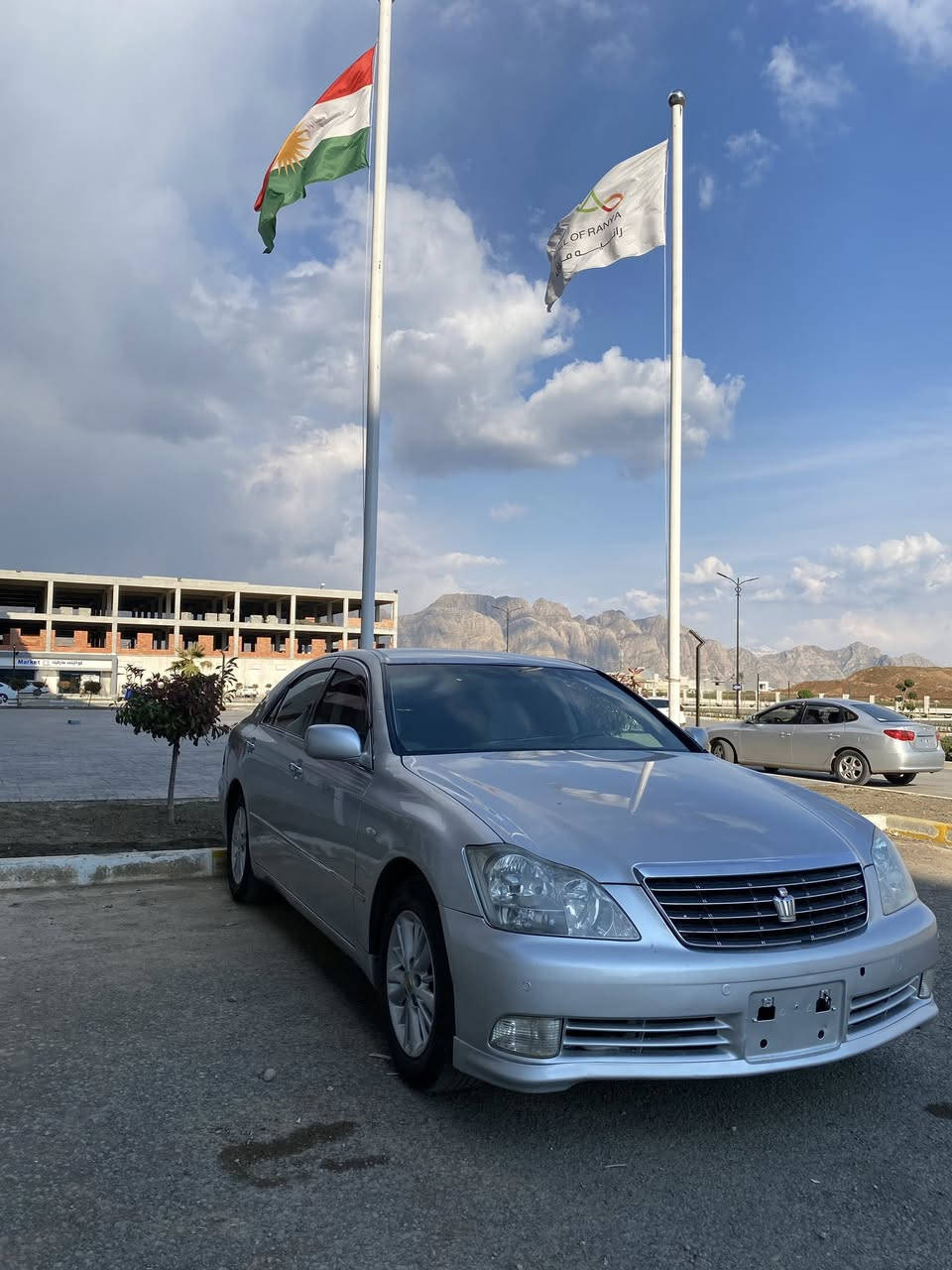 سه‌ره‌تا به‌ناوی خوای گه‌وره‌
شاهینه‌  بڕاوه‌  2007ڕۆیاڵ 
180گێڕ گه‌وره‌S
سه‌یاره‌كه‌ 130هه‌زار ڕۆشتوه‌
گێڕو مه‌كینه‌  لای 100وه‌ستا  فه‌عسی كه‌
سوكان ڤۆلیۆم
پێشو پشت به‌شه‌رت  ده‌عمی نیه‌ سه‌یاره‌كه‌ زۆر توندو تۆڵه‌ 
4تایه‌ی لۆكی له‌سه‌ره‌  4جام غه‌زن 2 دوگمه‌به‌سمه‌ ڕه‌سای
ڕۆنی مه‌كینه‌ تازه‌ گۆڕاوه‌
سحری 47مه‌جالێكی كه‌م
 ژ.م***********
