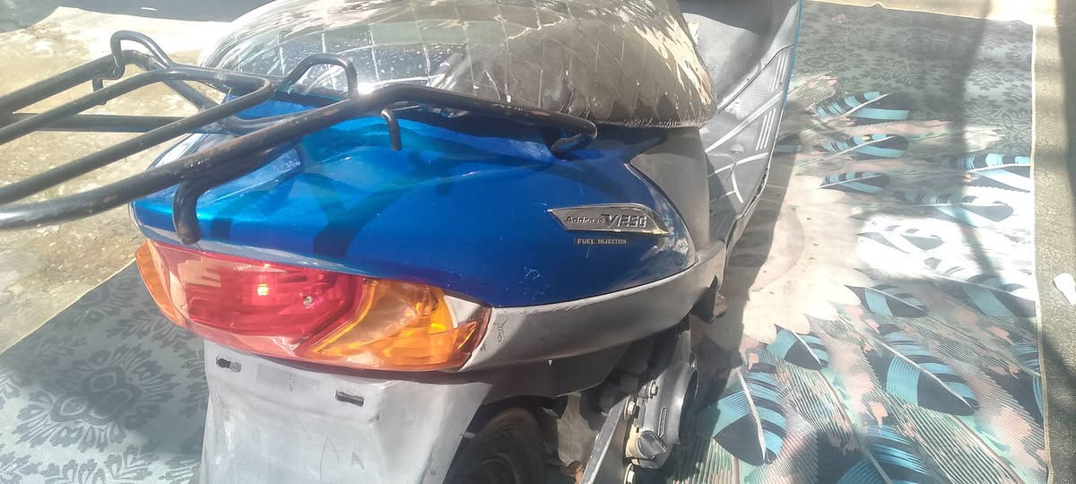 سلام عليكم دراجه للبيع فول مواصفات مكينه جديده ساسوكي سرعه 120 بريكات جديدات كلشي شغال السعر 250الف قفل العنوان الغزاليه شارع الضغط ***********واتساب الاستفسار
