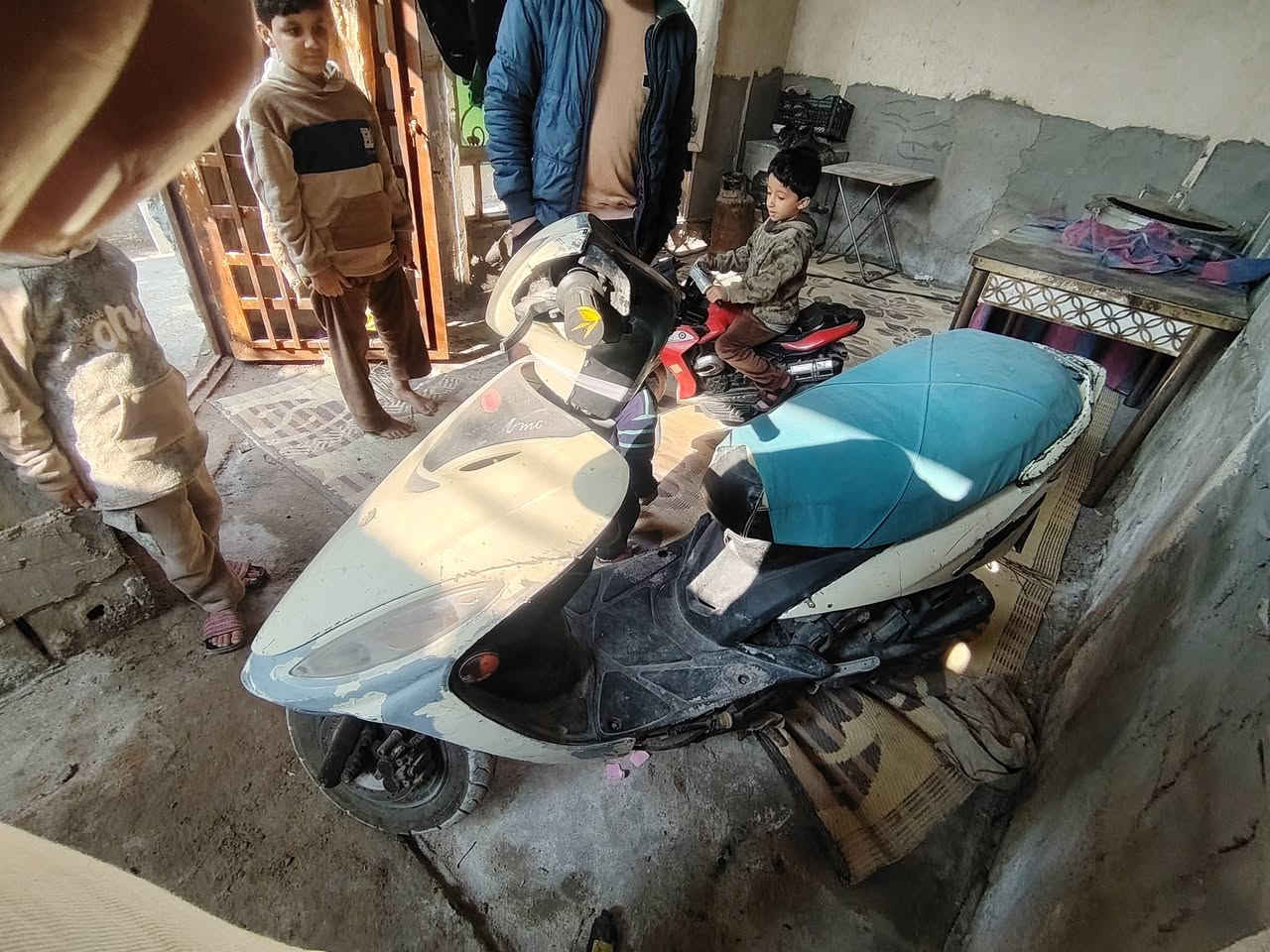 السلام عليكم
دراجة كامكو جي فور للبيع او مراوس اربعه كير 
محرك مفتوح مره وحده 
كهربائيّة شغاله نكره سلف
 النجف حي ميسان علوة الفحل 
للاستفسار الاتصال ***********
