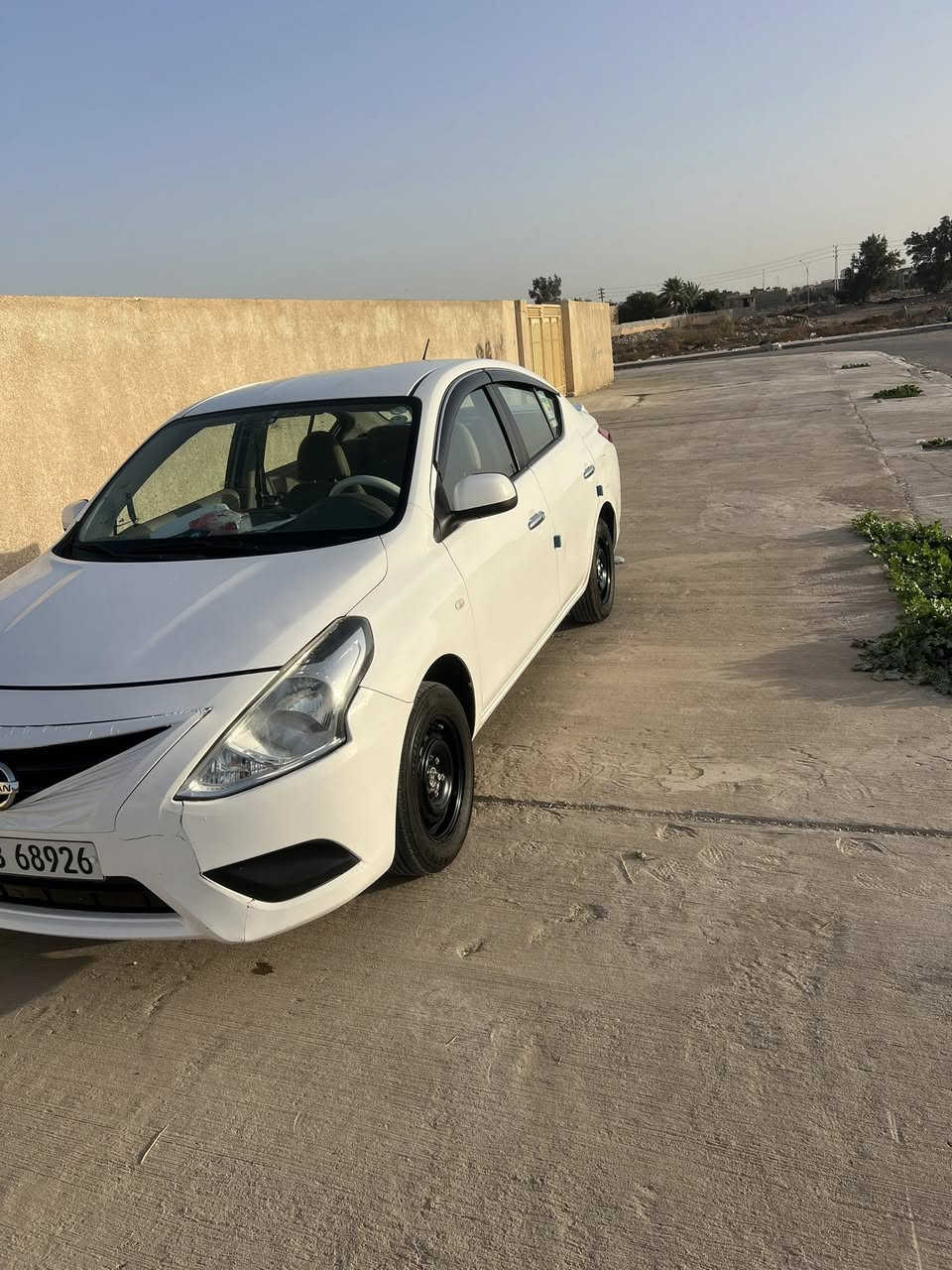 السلام عليكم شباب نيسان صني هندي بليتة زركة للبيع موديل20  رقم الانكليزي الجديد بأسمي  سياره حلوه ومكفوله من الصبغ والحار بيه طخه بسيطة بل باب مكان بغداد المحمودية معروضة ١٠٥ للتصال على الرقم ***********
