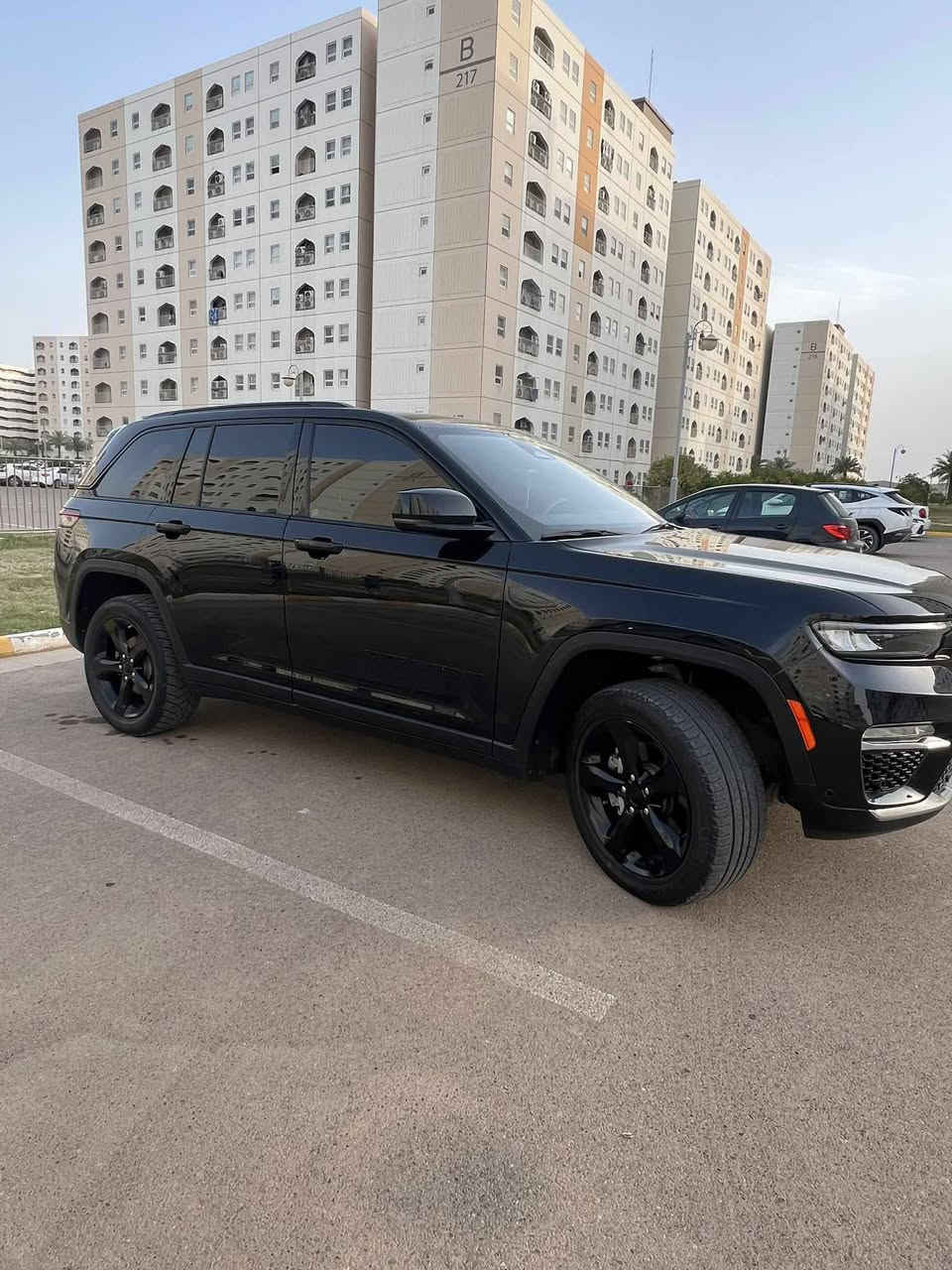 السلام عليكم
جيب موديل 2023
ماشيه 36 الف ميل
حادثها جامغ وبنيد
سياره كلش جديده 
كير مكينه كفاله 
سونار موجود
سياره مواصفات 
رادار امامي وجانبي
جنطه كهرباء كشنات تدفئه تبريد
سياره بدون نقص 

***********
بيع سريع 
مكان سياره بسمايه
