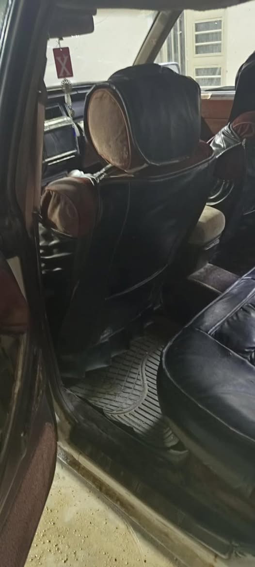 سوبر هارتوب موديل ٩٣ مكينه وكير خير من الله تخم تايرات جديد وىحدادية زينه سعر السياره ٣٤ وبيها مجال بسيط مكان كوت خاجيه ***********
