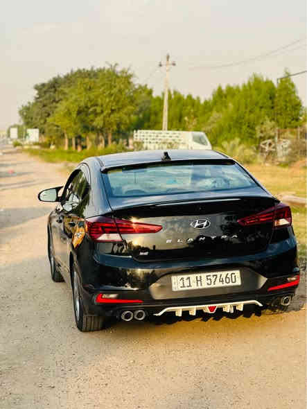 سلام عليكم الانتره موديل 20 السياره جاهزه من كلشي السياره حادثه بسيط بالصوره مرفق بل منشور صور الحادث السياره بيه قطعتين صبغ السياره ليبل واحد وبدون ولاقطره معجون شواصي الغود كفاله مكاني بغداد الكرخ سعره 130 وبيها مجال الاتصال على هذا الرقم بي واتساب *********** بغداد
