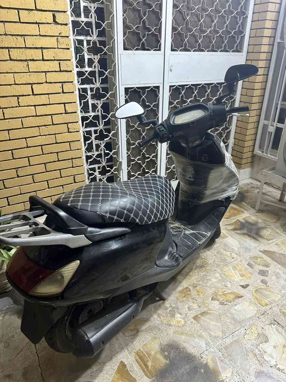 ‏سلام عليكم دراجة للبيع دراجة جدا نظيفة وما بها أي خلل شغالة سلفه هدر سعر الدراجة 550 وبيها بسيط العنوان بغداد كاظمية قرب ساحة عبد المحسن الرقم ￼وتساب ***********
