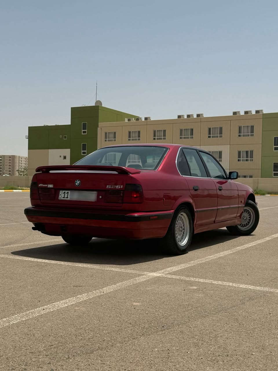 BMW1992////أصل520
محرك كير 525lمسكر

مكفول خير من الله 

مكفوله من خياس وضرر

1/دبل ايرباك

داخل اسو جلد مطعم صاج 2/

3/جام كهرباء4/مصبوغه جماليه عام 

5/كهربيات كلهى تشتغل 

سنتر لوك 6/

تخم تاير جديد 7/

صدر جديد امامي خلفي 

سياره جاهزه تبريده خير من الله 

سياره ناعمه نشطه 

رقم بغداد ومكان سياره بغداد كرخ 

السعر 58$بس مجال حك جيتك وبخدمتك 

***********ورزق على الله
