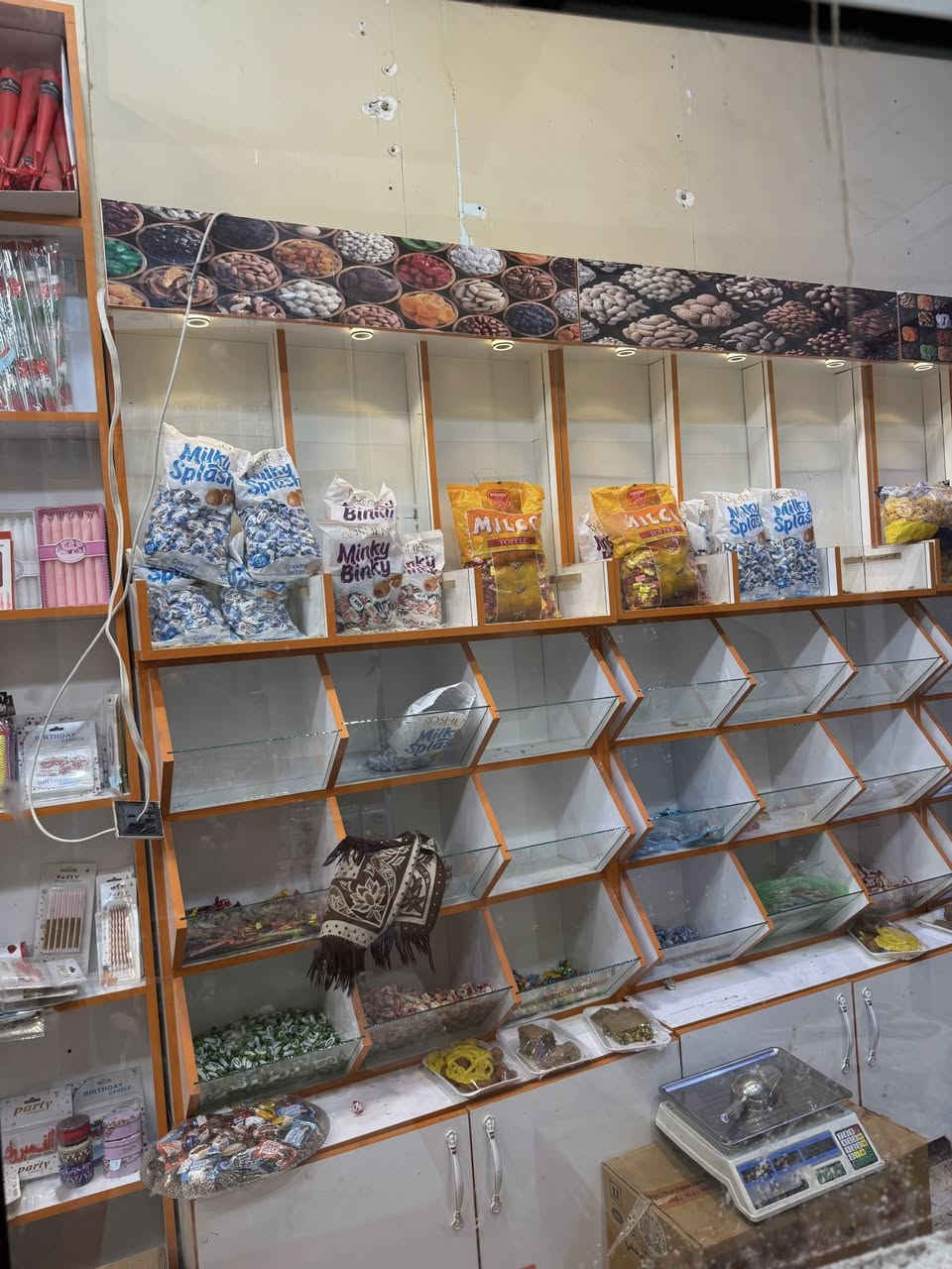 السلام عليكم ((مكلف بل نشر))
رفوف جداري مال كرزات اوً حلويات
عدد٥
معى اناره داخليه 
معى رفوف CNC
عدد 2
فصال تكمه 
ابيعهن 
شلع كلهن مابيع مفرد 

‭٠٧٨١ ٠٢٣ ٥٥٩٩‬تواصل 
اتصل على صاحبهن اني مكلف بل نشر
