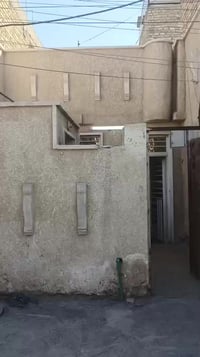 مشتمل 100متر للبيع بظهر شارع الصحة قرب منظمة بدر للأستفسار 07762486375...