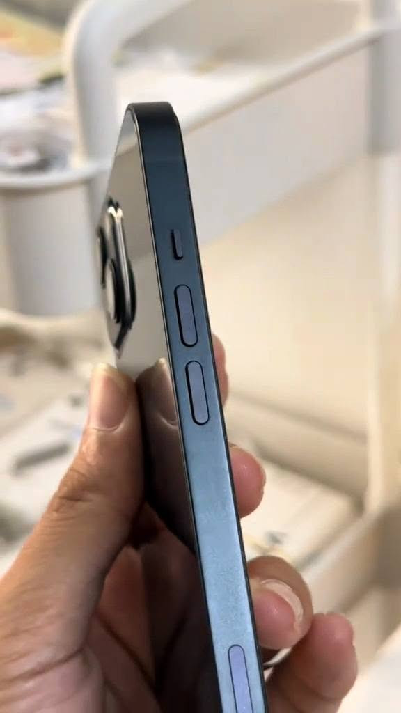 سلام عليكم  للبيع وليس للمراوس 📍.
phone 13 العادي 
ذ128GB . 

نضافة 99/100✅. 

ممفتوح  ولامصلح تفحص حاسبه😉✅. 

تلفون مال بيت 

بطاريه 78🔋. 

الملحقات🔥. 

كارتونه الاصليه ✅

كيبل شحن 🤍✨. 

فدوه اروحلك مايفيدك لاتراسلني ولا تكسر ميعجبك اعبر المنشور 

السعر 400 بي مجال بسيط.  

هـ***********
