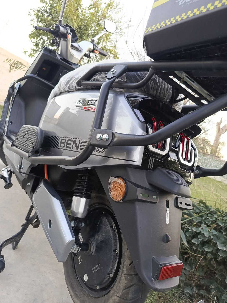 السلام عليكم دراجه شحن موديل 2025مستعمله صار شهر اذا مو اقل مكاني التاجي شارع المشاهده  ستفسار على الرقم ***********
