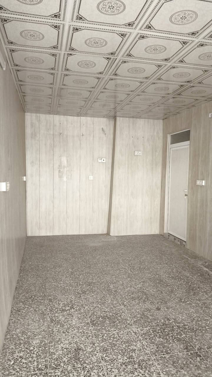 بيت تجاااااري 300 متر بالاربع شوارع للايجار ***********
