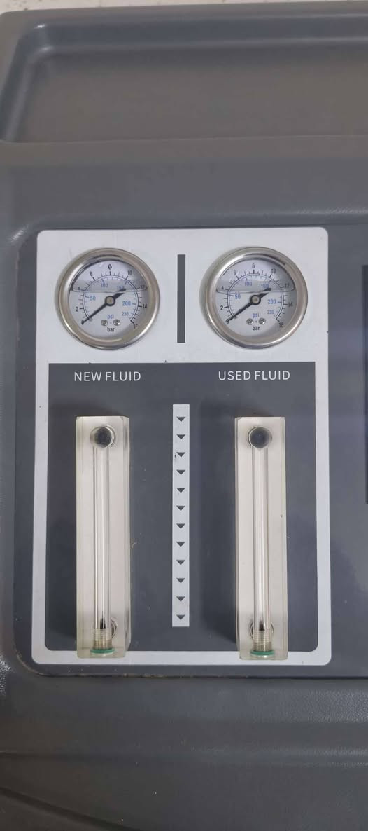 جهاز AKITA YDC-9900 Automatic Transmission Fluid Exchanger
✅ جديد غير مستخدم
✅ كامل الملحقات
🔧 المواصفات:
شاشة تحكم إلكترونية (Touch) سهلة الاستخدام
نظام تبديل زيت أوتوماتيكي بالكامل
عدادات قياس ضغط دقيقة
أنابيب قياس تدفق الزيت (Flow Meters)
يدعم أغلب أنواع سيارات القير الأوتوماتيك
تنظيف وتبديل الزيت بدون فك القير
ضخ وسحب الزيت بنفس الوقت (تبديل كامل 100%)
خزانين (زيت جديد / زيت مستعمل)
دقة عالية وسرعة بالعمل
نظام حماية يمنع دخول هواء للقير
💪 مناسب للورش والكراجات ويوفر وقت وجهد كبير
📍 الموقع: تكريت
📞 ***********
