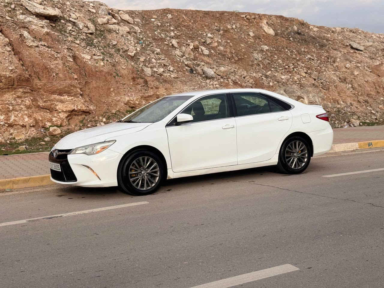 سلام عليكم 
تويوتا كامري
موديل 2015
ابيض ثلجي
داخل كريمي
شاشة 
كاميرا
تحكم ستيرن
تحديد سرعة
ويل كروم
كيج زينون
سيارة بي ثلاث قطعة نص صبغ  صونار موجود بل منشور 
سنوية هرة رقم موجود 
لحد 2028
ماشية ١٣٨مايل الف حقيقي
كير محرك تبريد بشرط محرك مامفتوح بدون صوت و بخار
شرط تحويل و غرامات
سعر 139$
مکان کرکوك
***********
*********** كركوك, العراق
