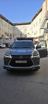 لكزس LX • ٢٠١٦ • بصره