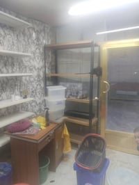 رفوف جدارية ورفوف متحركة و ميز خشبي نوع صاج جديد للبيع للاستفسار 07705...