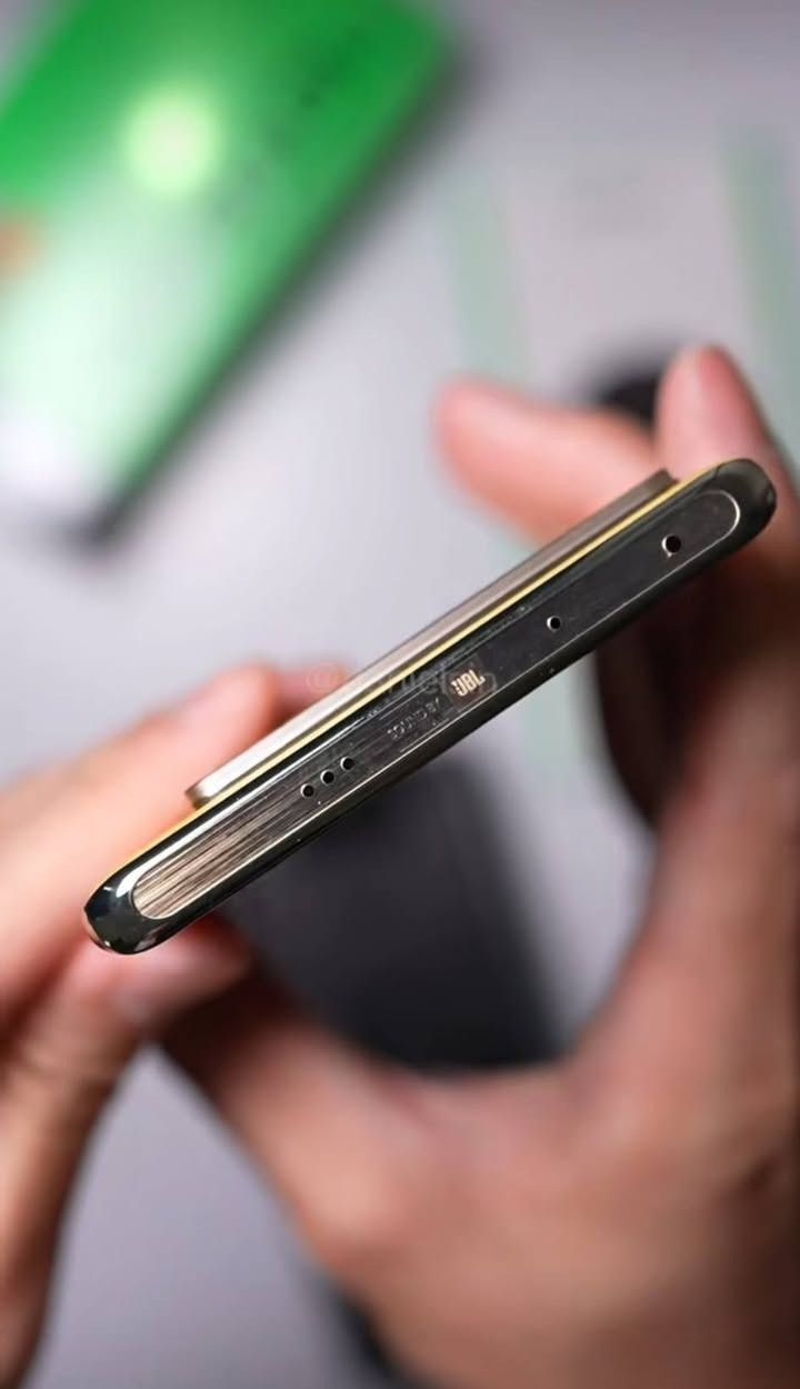 سلام عليكم للبيع أو المراوس ب إيفون فقط انفنكس نوت 40 برو Infinix NOTE 40 Pro
ذاكرة:256✅
البطاريه:5000mAh✅
الكامره الأمامية:32M✅
الكامره الخلفية:108M ✅
1ملاحظة:الجهاز بي فطور بسيطه بضهر وبشاشة✅
2للمراوس بايفون فقط وعادي انطي فرق حسب القناعة✅
((مكان النجف))


**إذا كنت صاحب هذا الإعلان وتريد حذفه لأي سبب، رجاءا أرسل رسالة إلى الدعم الفني**