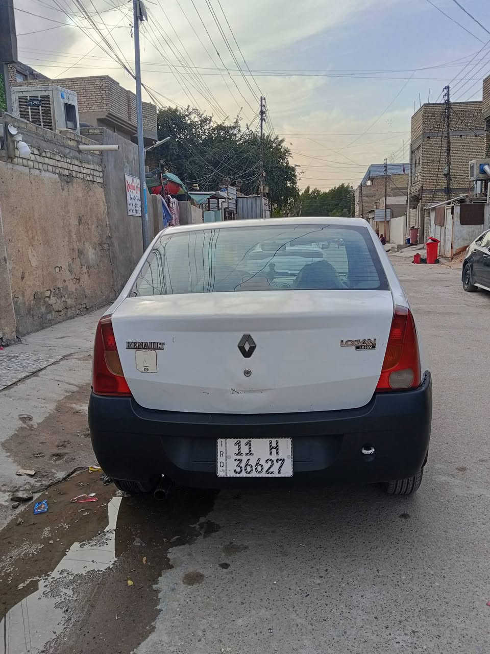 سلام عليكم رينو لوكان 2009 محرك كير خير من الله تبريد ثلج مابيها حادث فقط طخات بسيطه سيارة ناعمه وجاهزه خير من الله ب اسمي سيارة رقم سنوية جديدات اني سويتهن رقم جديد اريدها 45وبيها مجال  مكانها رئاسة العبيدي الاتصال ***********
