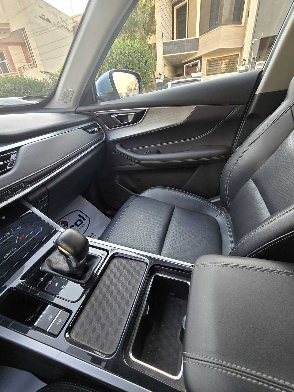 السلام عليكم. تيكو4برو موديل ٢٢ رقم بغداد مكفوله كفاله عامه من الصبغ والبارد .كير محرك تبريد بحاله ممتازه .السياره ماشيه ١٥ الف فول مواصفات شاشه بلاديه كبيره فتحة سقف كراسي جلد كهرباء تبريد لمس اشاير بالمري جام كهرباء اوتو تحكمات ستيرن اشاير بالمري سبير منازل .كل أغراضه بحالة الوكاله يعني السياره جديده بمعنى الكلمه .السعر ١٣٥$ مكان السياره بغداد باسمي من الشركه للاتصال على الرقم ***********
